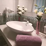 בית הארחה Sunny House Fourteen אסמיני