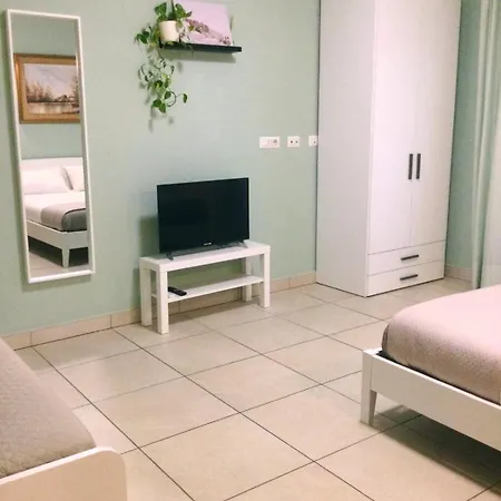 Sunny House Fourteen אסמיני